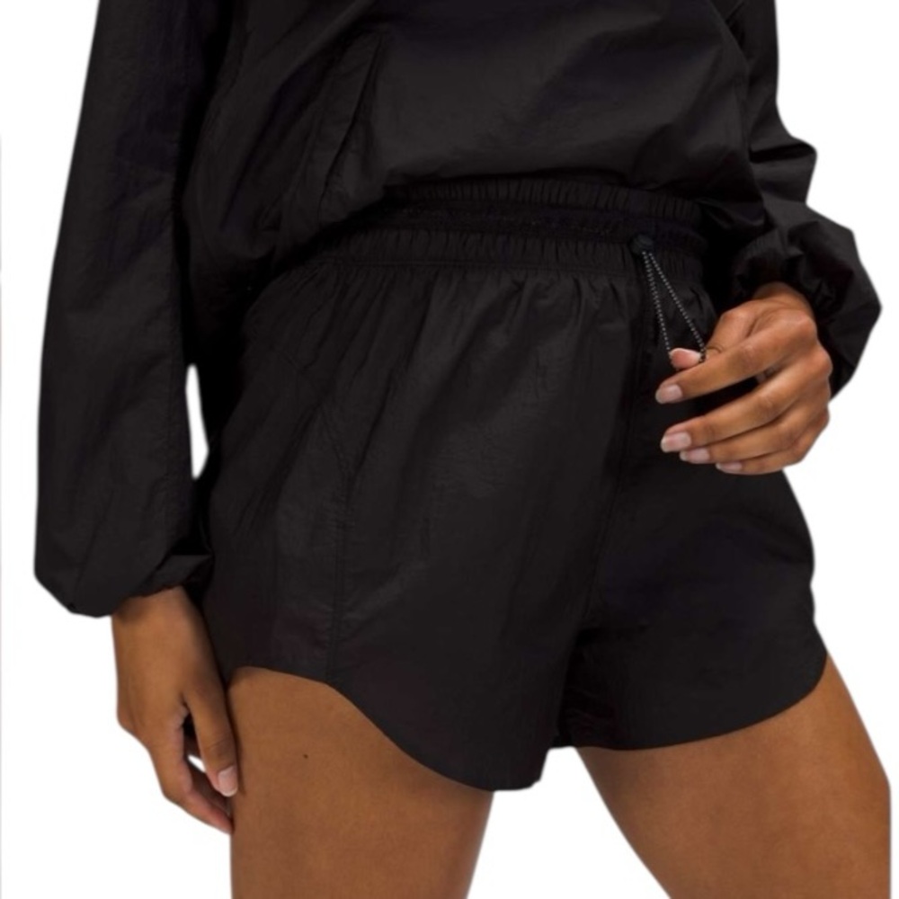 NWOT LULULEMON Step Out Black Packable High Rise 3" Shorts Size 12 - Picture 3 of 14